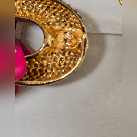 JARIN SWAROVSKI CRYSTAL CLIP ON EARRINGS - Picture 4 of 4